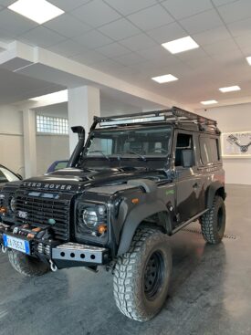 LAND ROVER DEFENDER