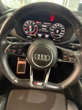 AUDI TT