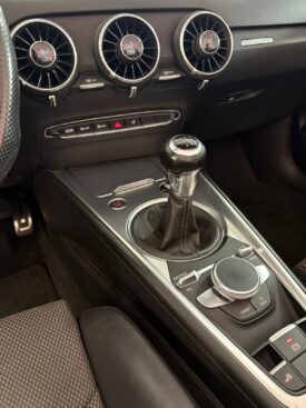 AUDI TT