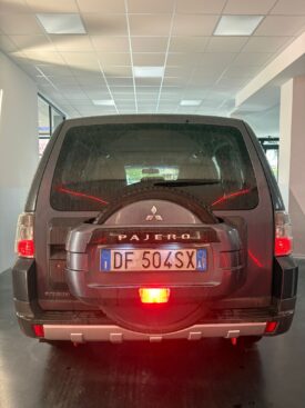 MITSUBISHI PAJERO